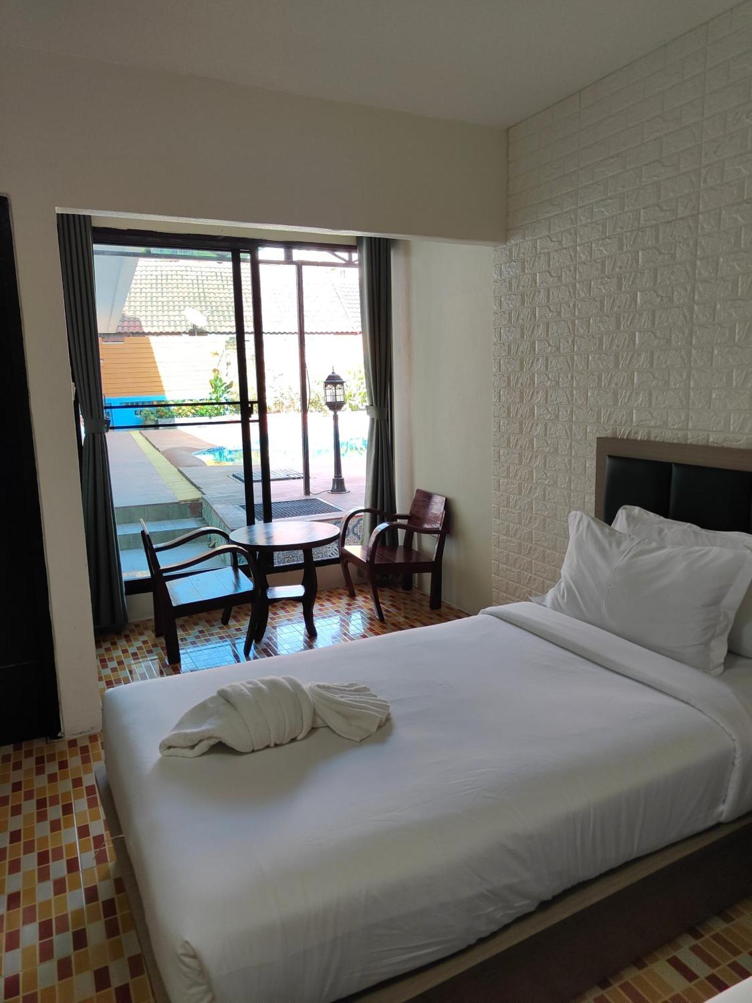 Baankasemsuk Resort 般咔 深宿 Patong Exterior foto