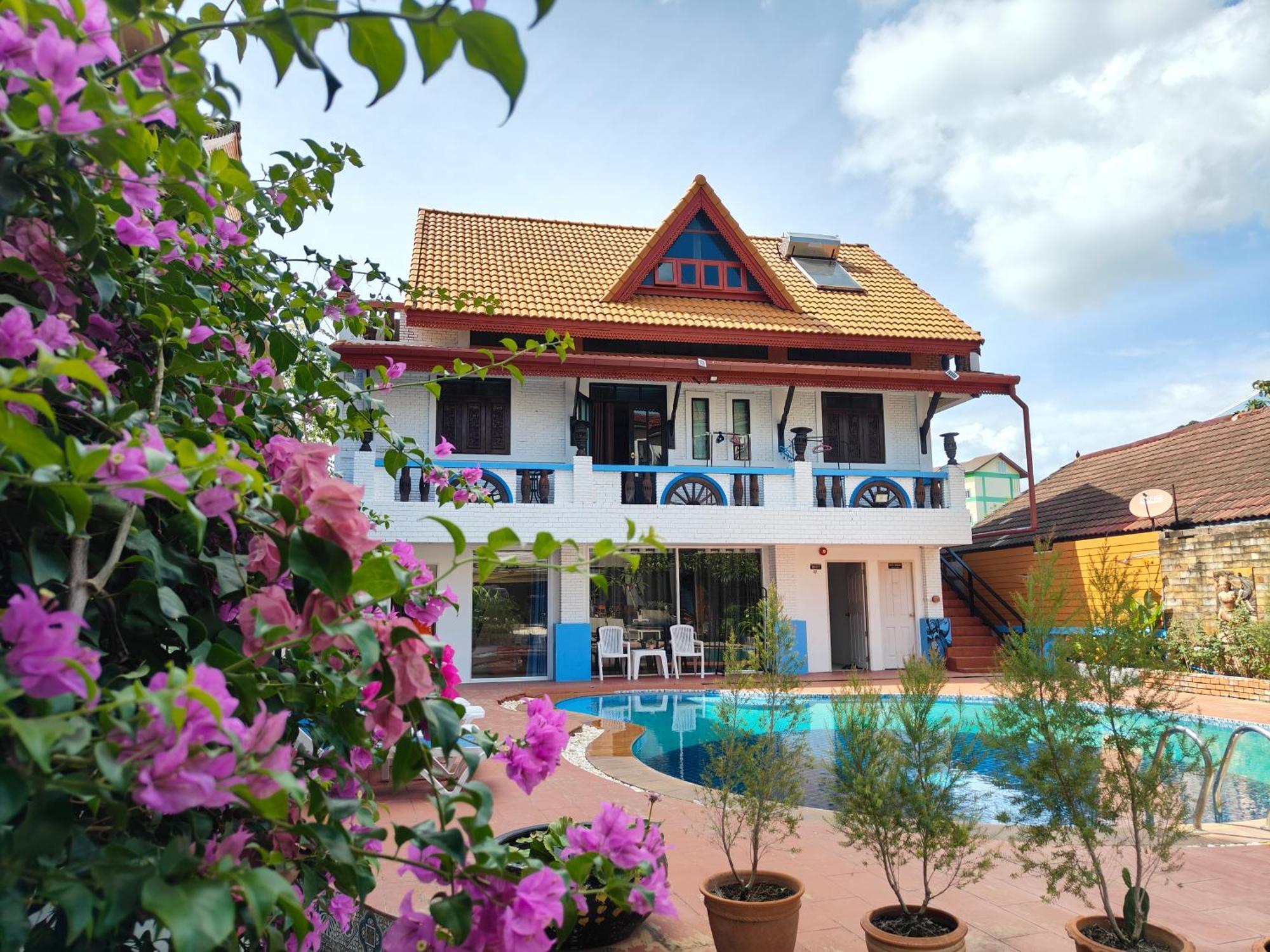 Baankasemsuk Resort 般咔 深宿 Patong Exterior foto